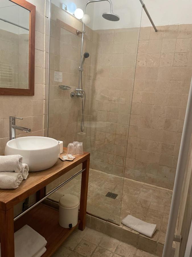 Constantin Hotel 2*