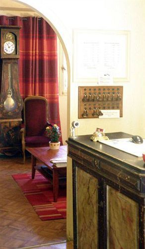 Constantin Hotel 2*